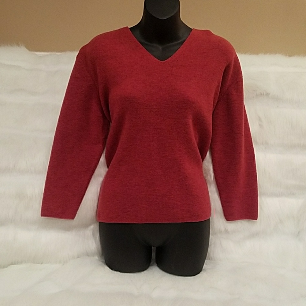 ● Eddie Bauer merino wool sweater ●